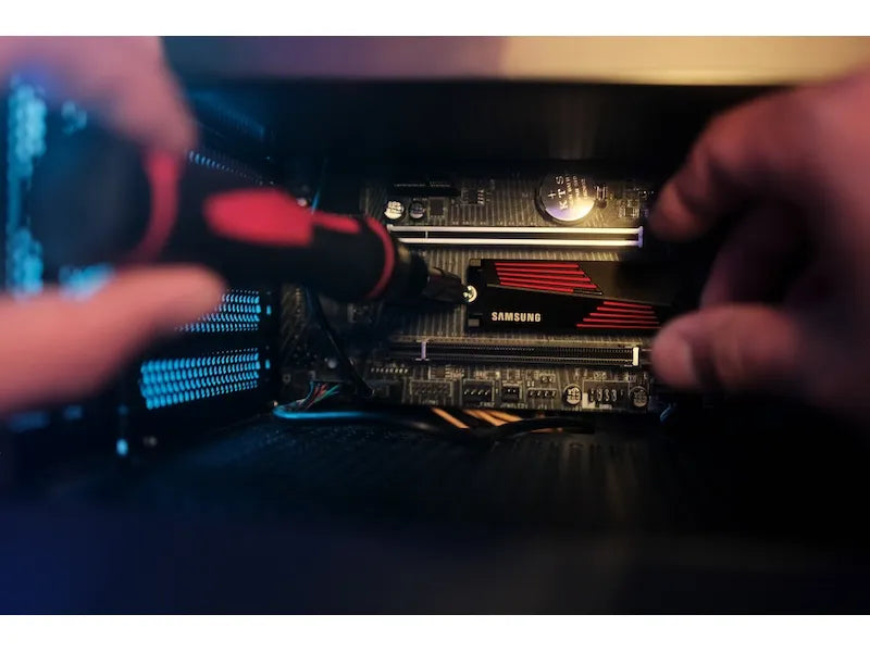 Samsung 990 PRO NVMe PCIe Gen 4.0 M.2 SSD with Heatsink